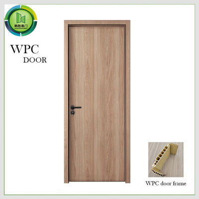 سعر جيد PVC HDF مركب سكني أبواب WPC تصميم لوحة خشبية الانترنت
